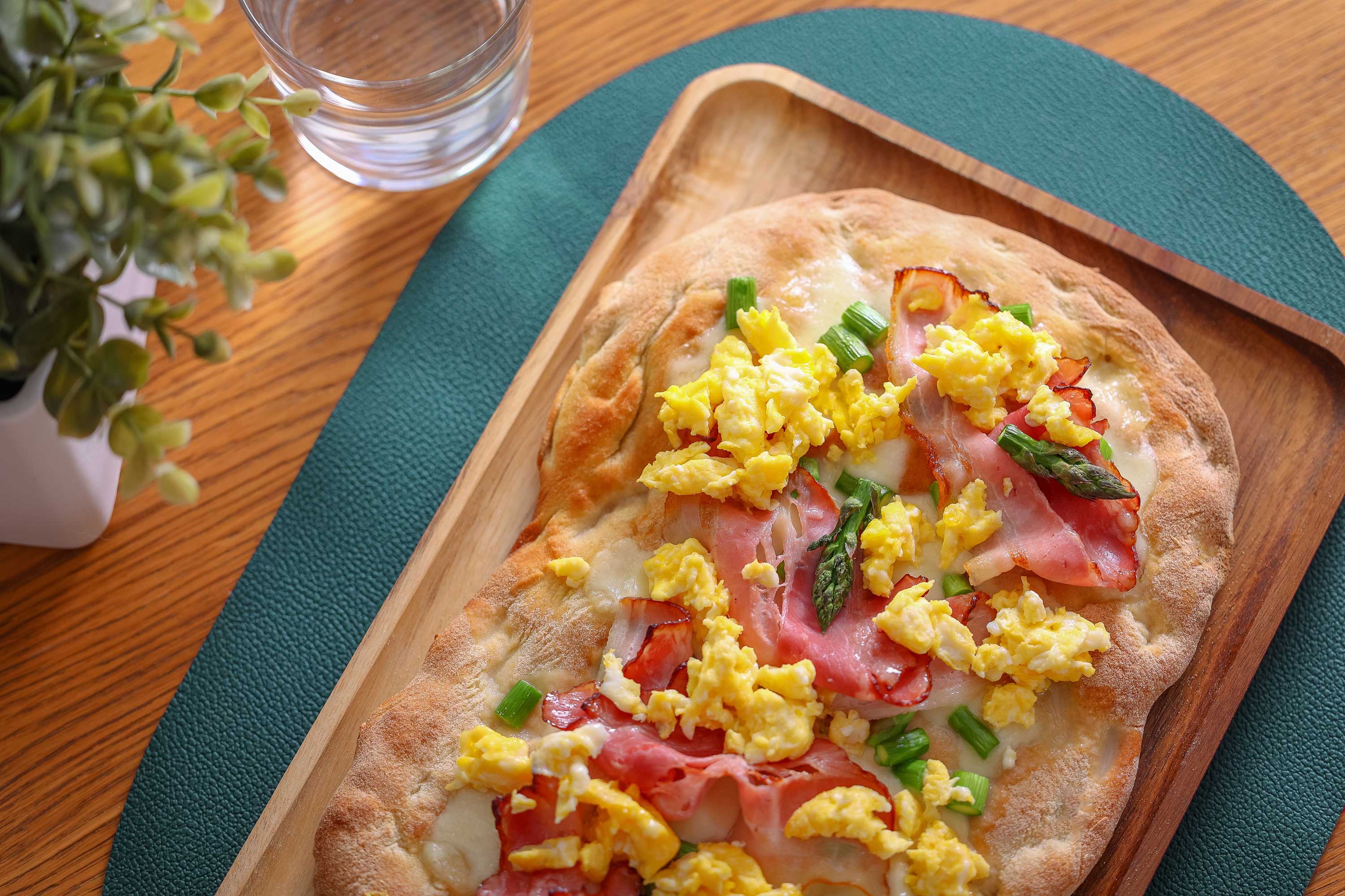 Focaccia uova asparagi speck OVENOVA