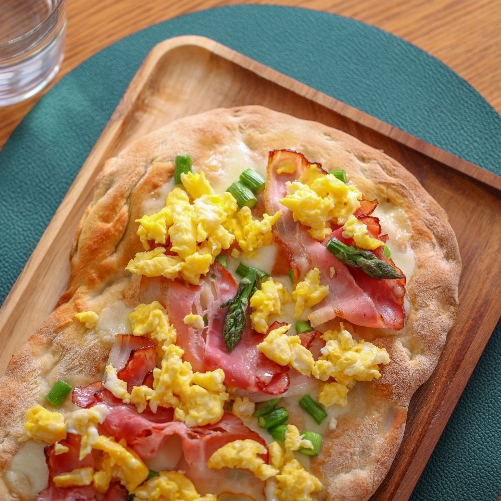 Pizza Low Carb OVENOVA - Uova, asparagi, speck