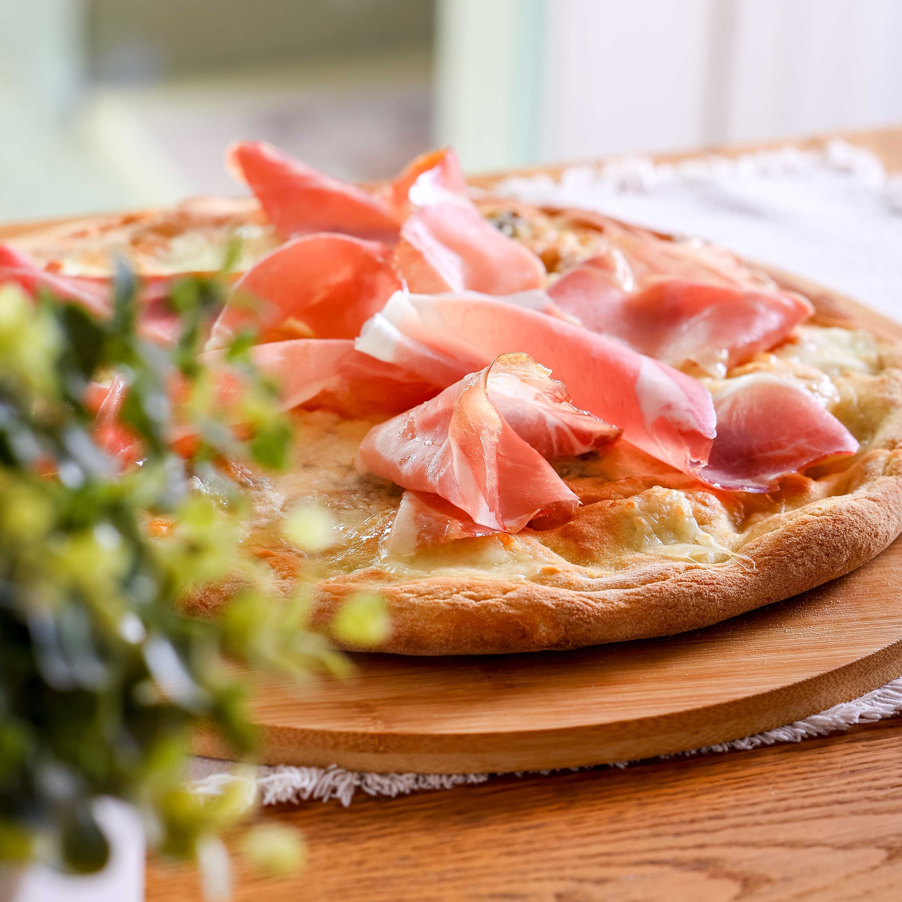 Foccaccia con prosciutto crudo  OVENOVA